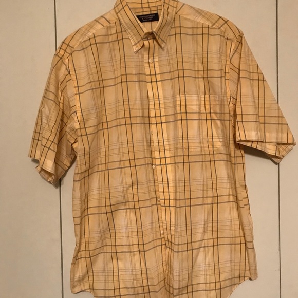 👔 ☕️🍁Roundtree & Yorke men’s dress shirt. - Picture 1 of 3
